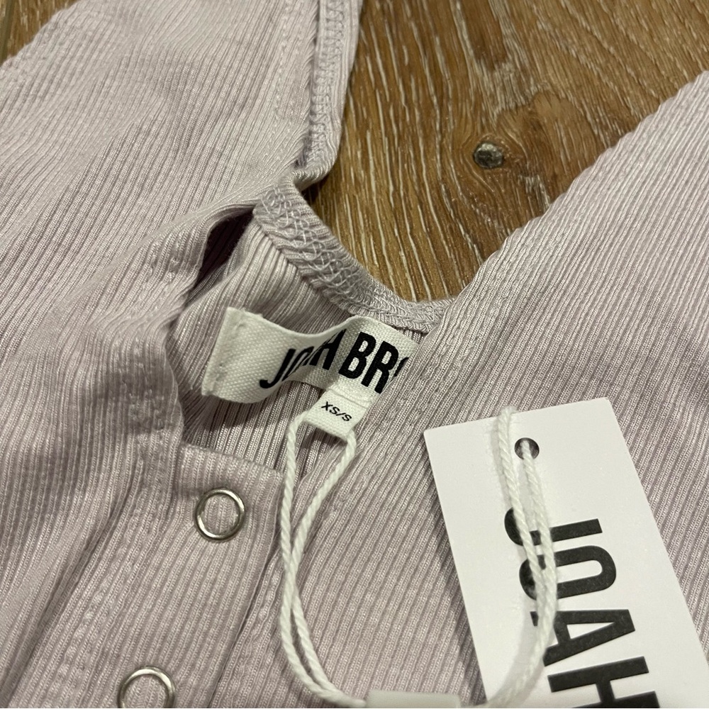 Joah Brown Pale Mauve Ribbed Henley Crop Tank - Picture 2 of 3